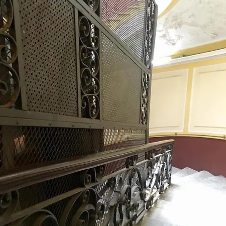 Galleria Umberto I *